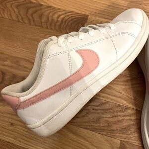 Nike court royale sneaker